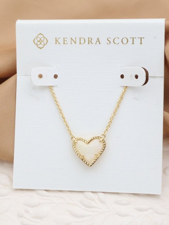 Kendra Scott Jewelry - Kendra Scott Ari Heart Gold Ivory Mother-of-Pearl Necklace